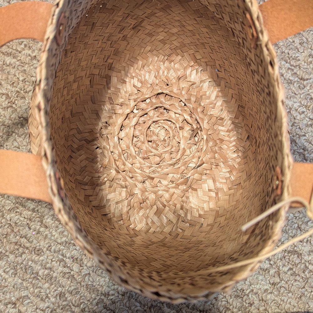 Simone LeBlanc Handwoven Straw Tote Bag with Tan Handles - Picture 3 of 4